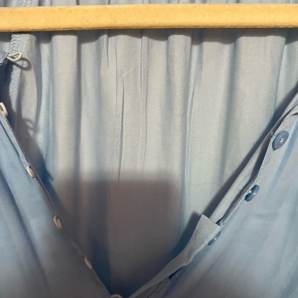 Elegant Ann Taylor boho style Blouse. Blouson sleeves. Button down neck - Picture 3 of 6